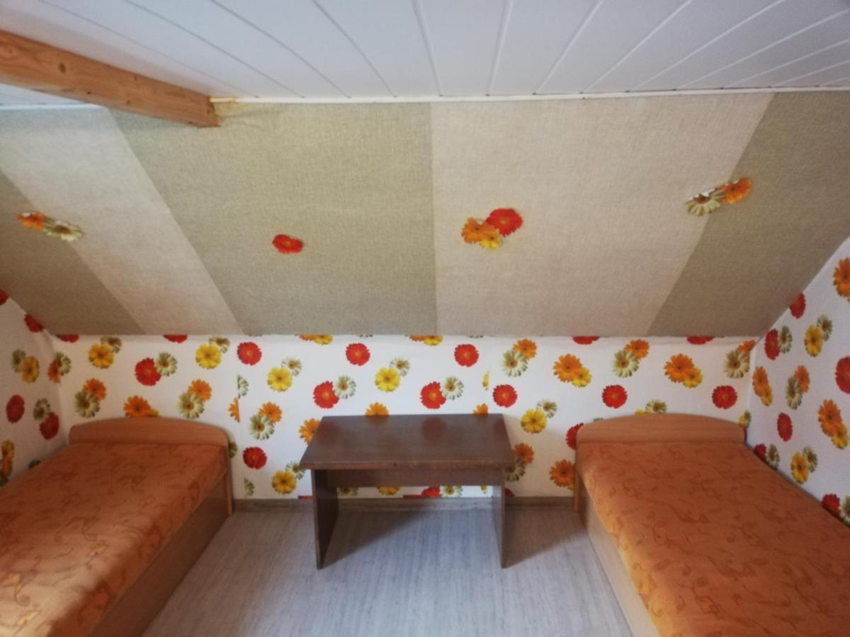 Albergue Nakvyne Apgyvendinimo Paslaugos Daivos Nakvynes Namai Biržai Exterior foto