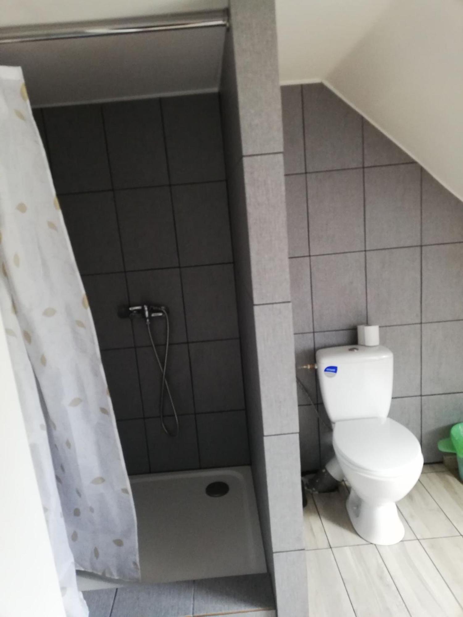 Albergue Nakvyne Apgyvendinimo Paslaugos Daivos Nakvynes Namai Biržai Habitación foto